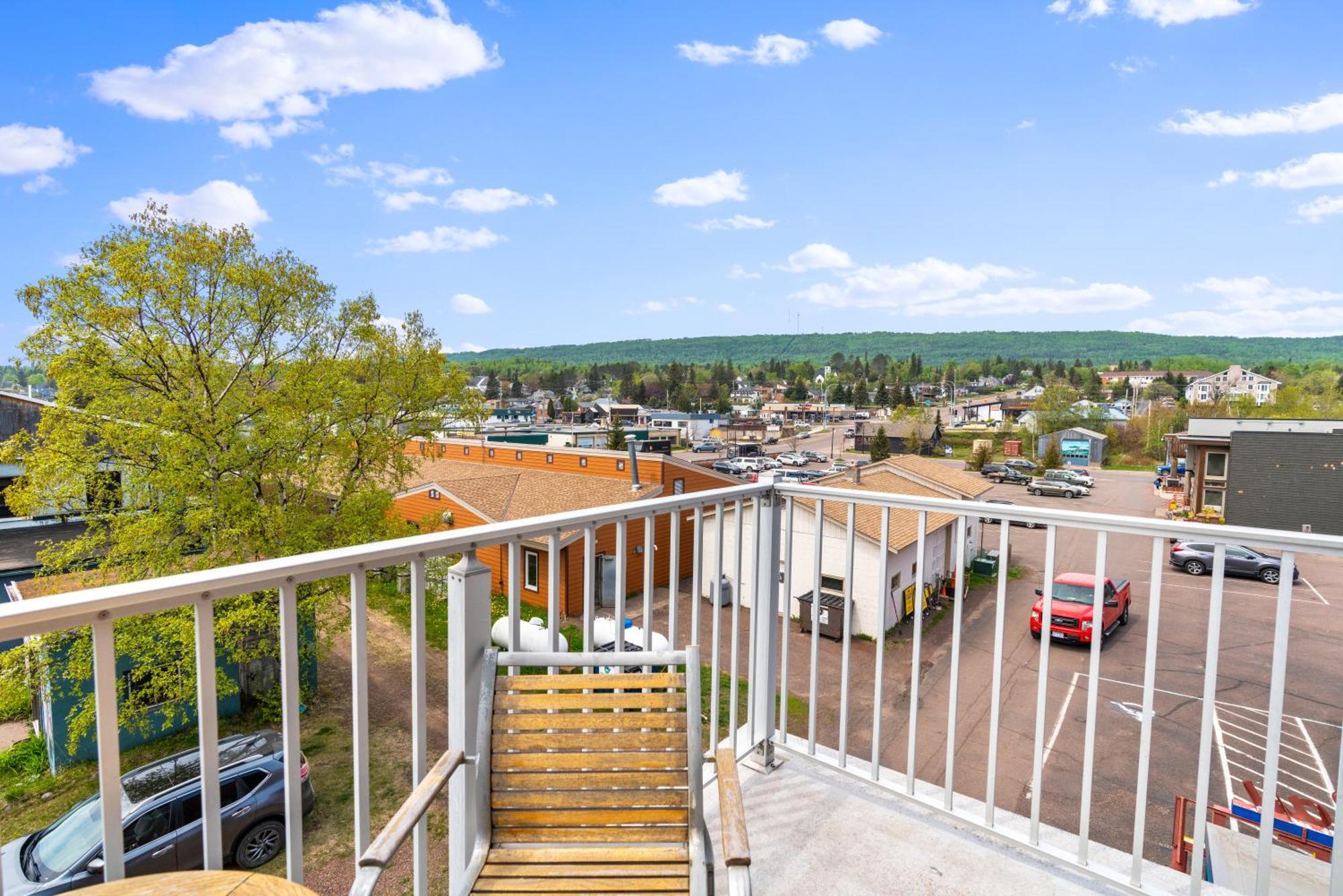East Bay Suites Grand Marais Eksteriør billede