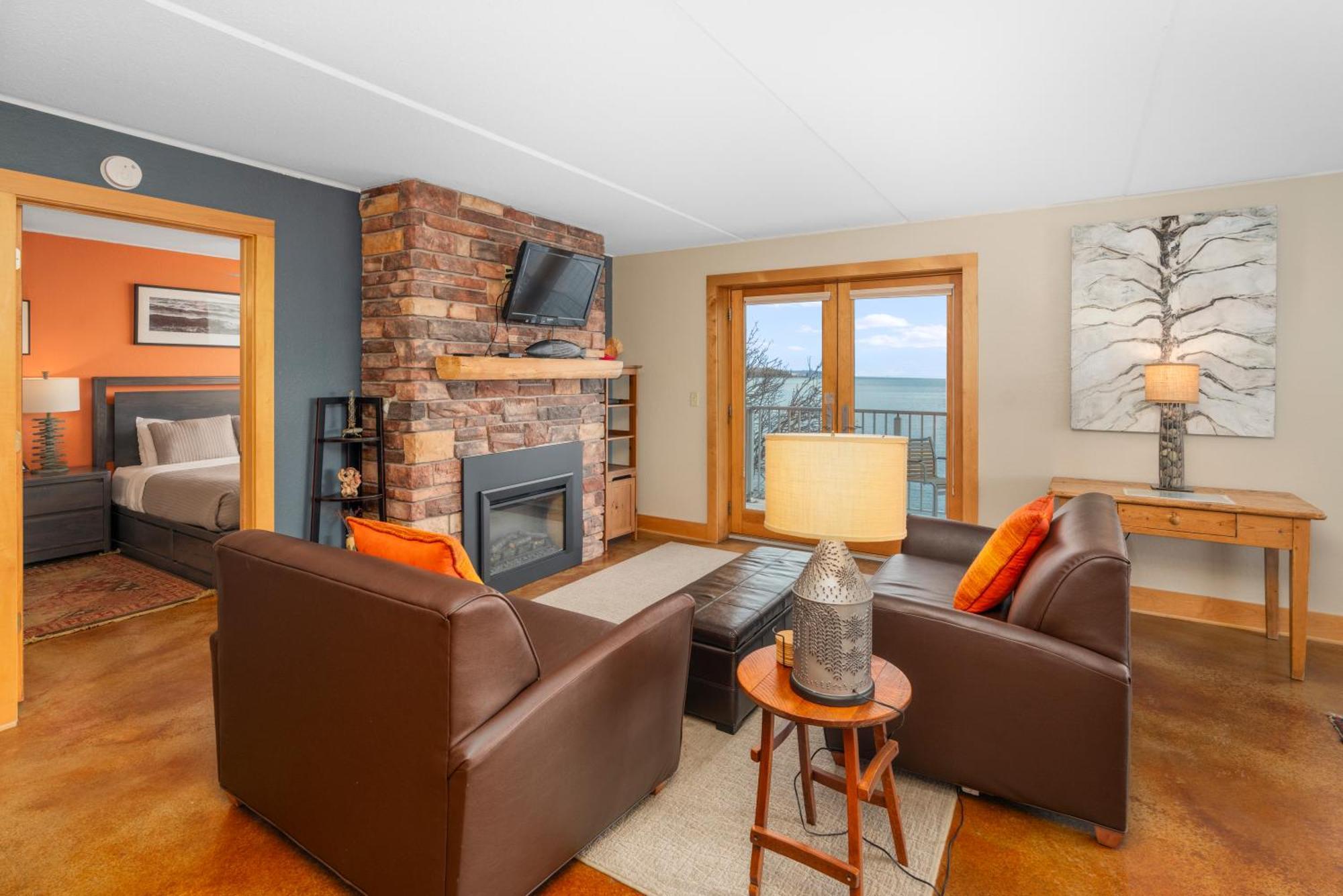 East Bay Suites Grand Marais Eksteriør billede