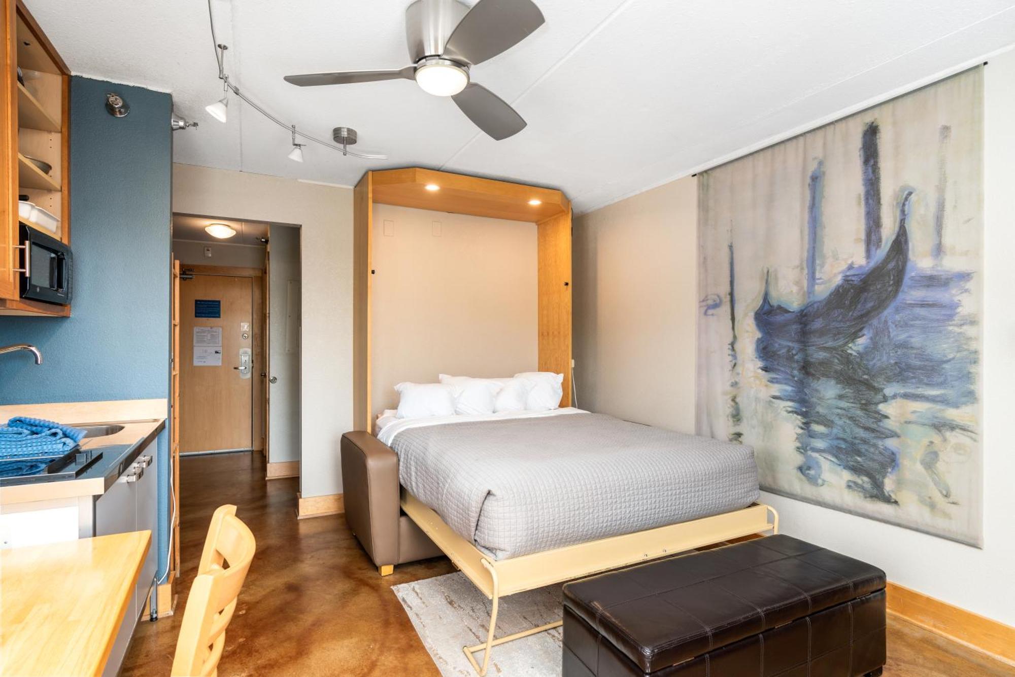 East Bay Suites Grand Marais Eksteriør billede