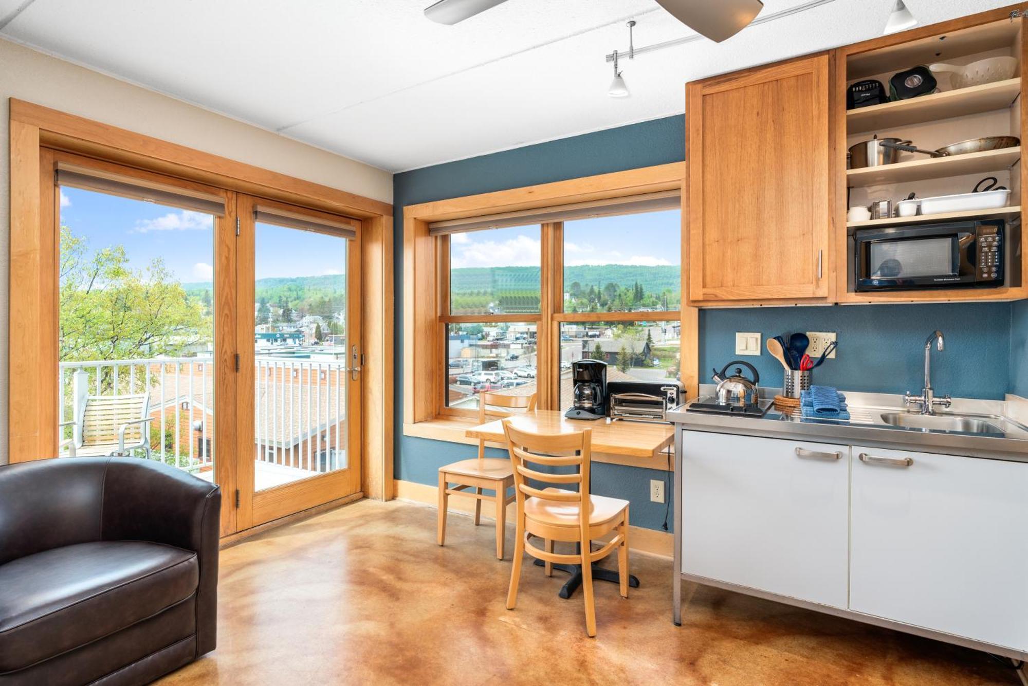 East Bay Suites Grand Marais Eksteriør billede