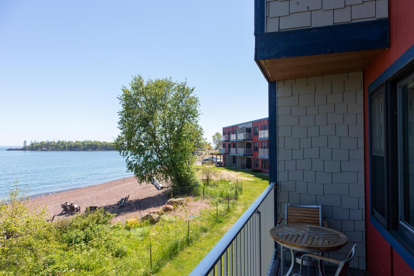 East Bay Suites Grand Marais Eksteriør billede