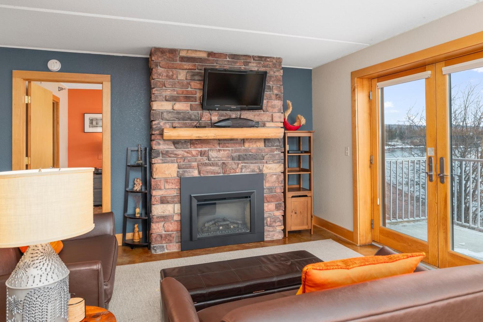 East Bay Suites Grand Marais Eksteriør billede