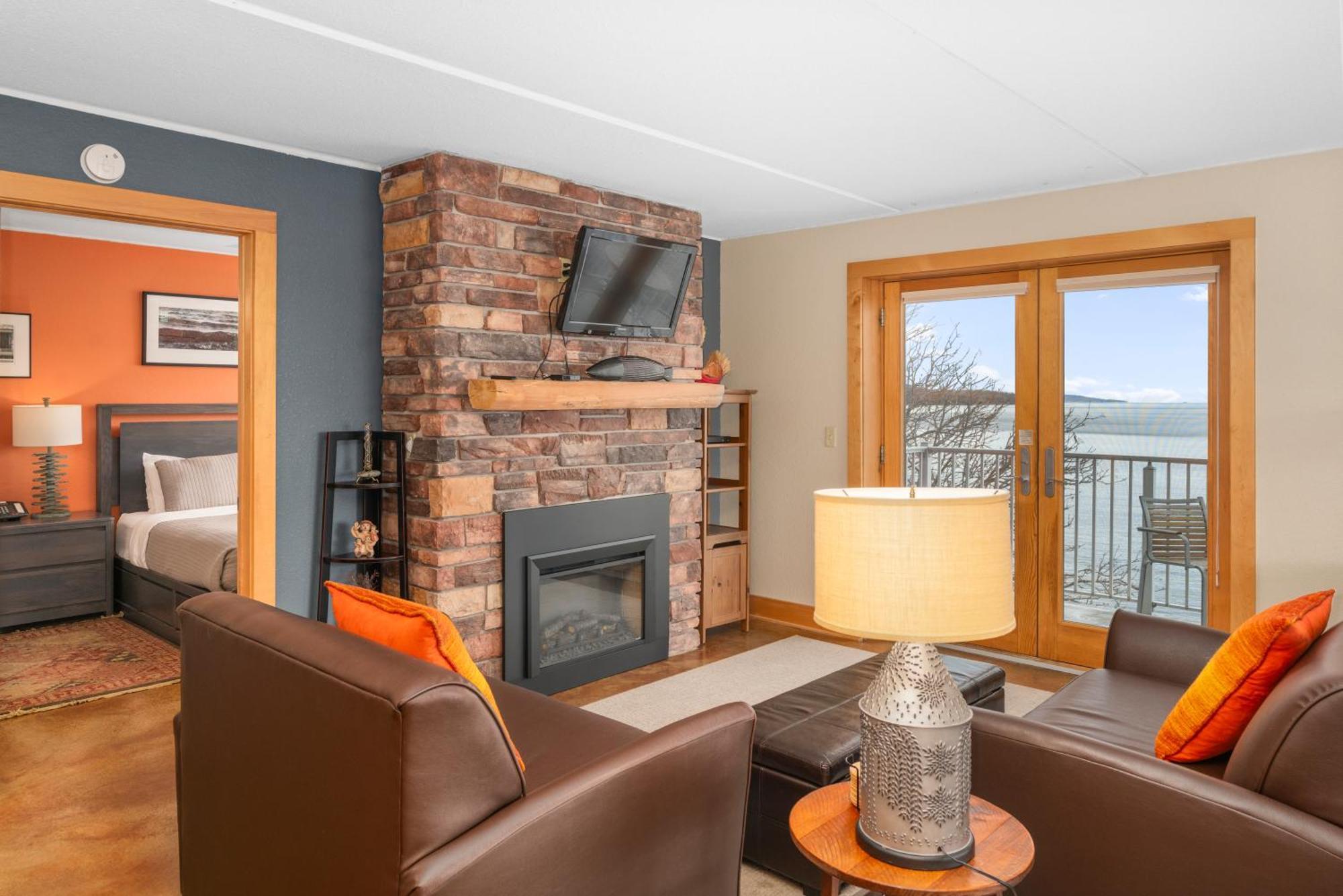 East Bay Suites Grand Marais Eksteriør billede