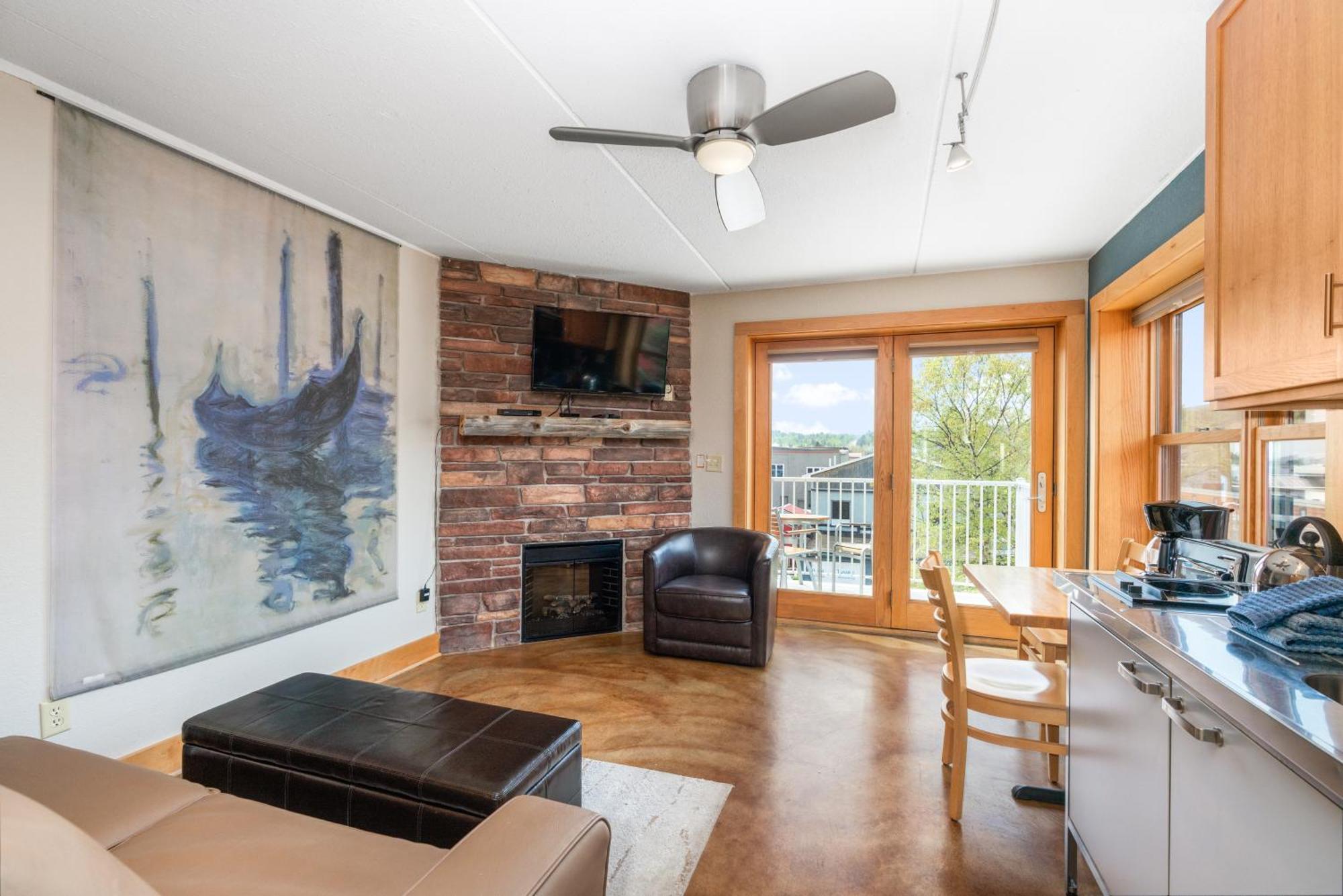 East Bay Suites Grand Marais Eksteriør billede
