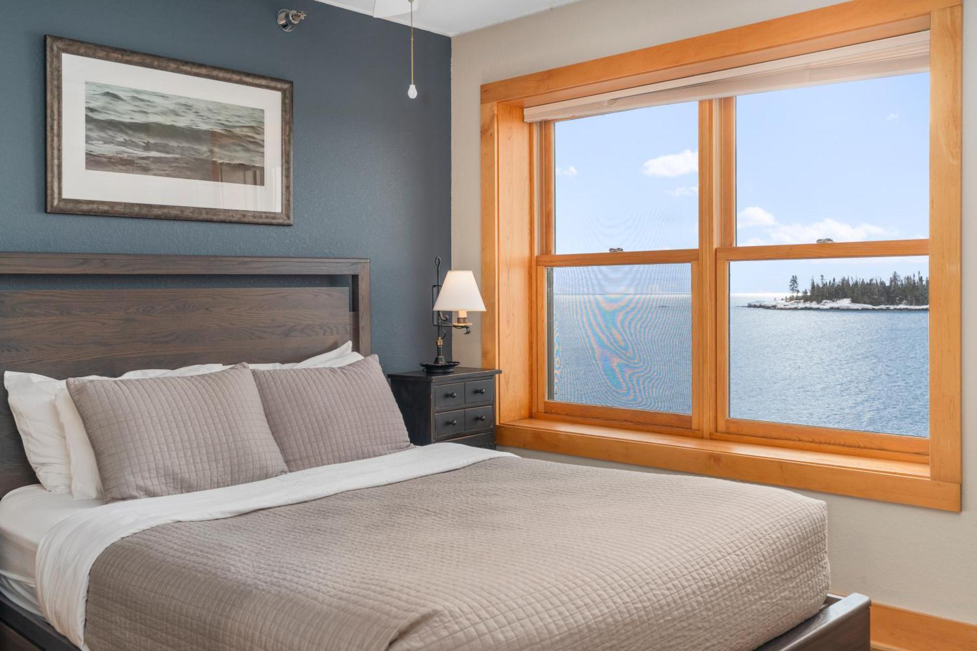 East Bay Suites Grand Marais Eksteriør billede