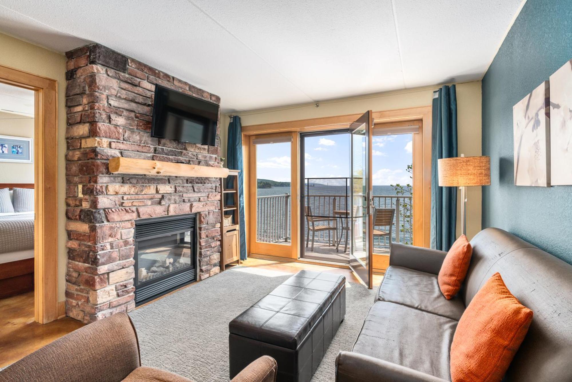 East Bay Suites Grand Marais Eksteriør billede