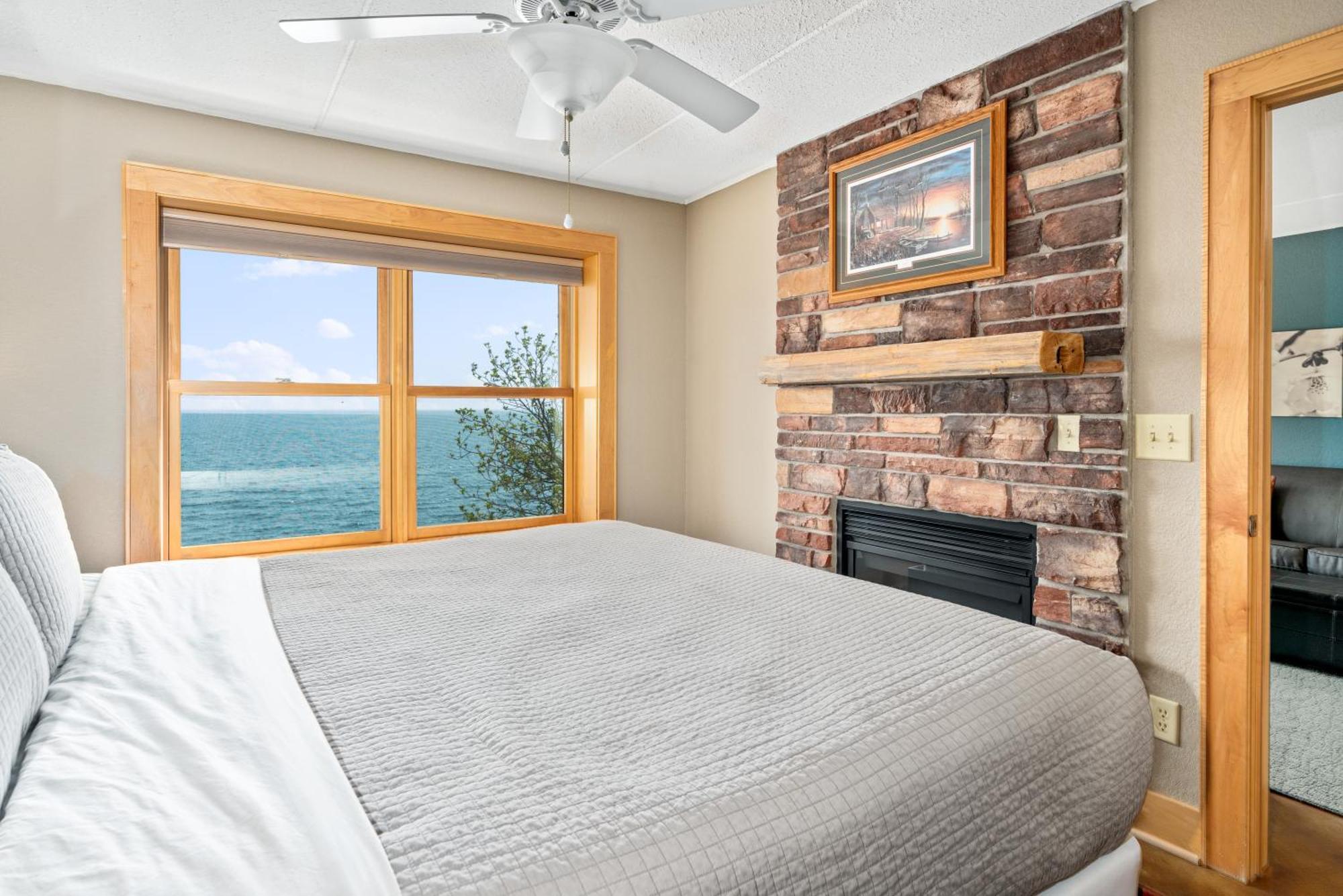 East Bay Suites Grand Marais Eksteriør billede