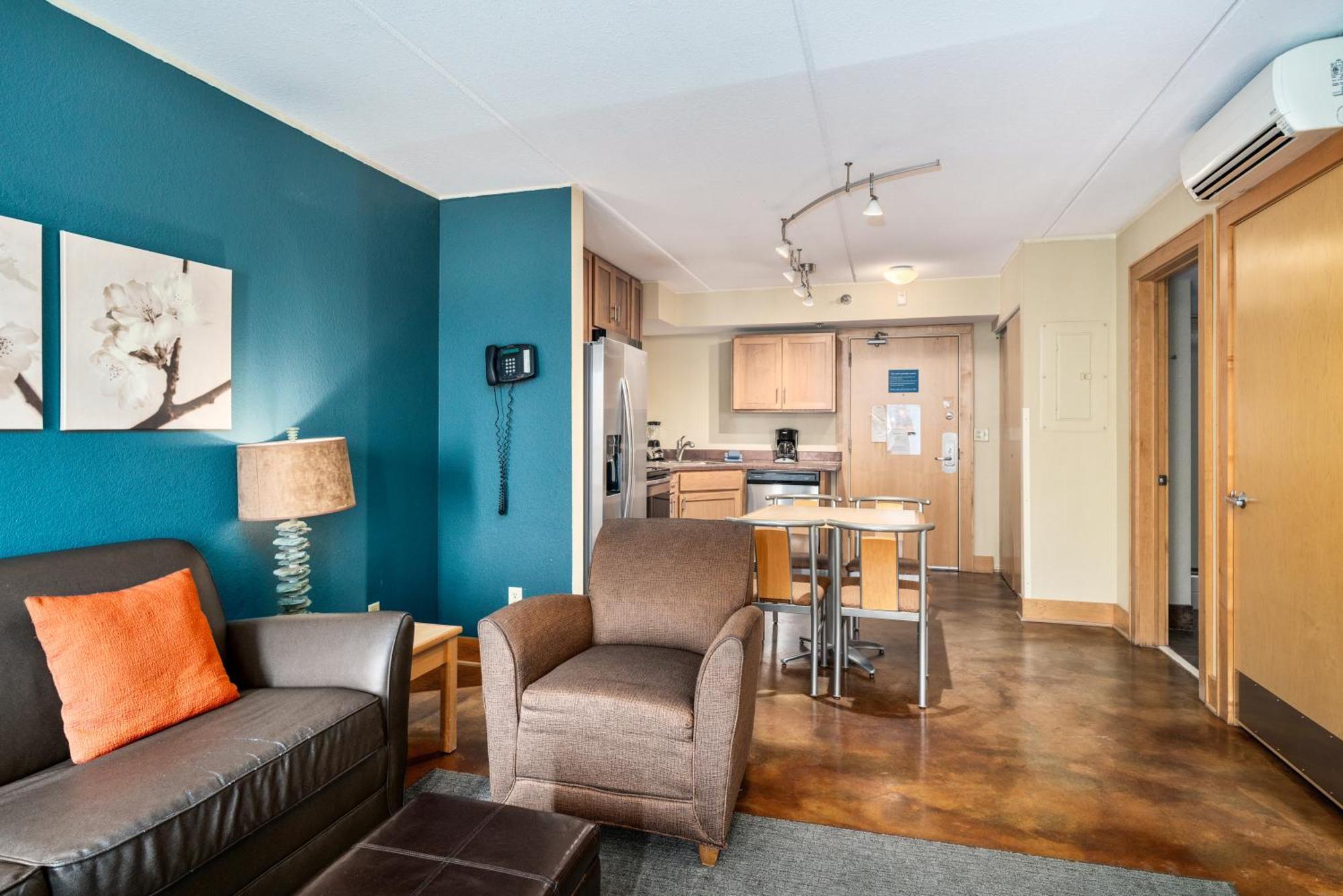 East Bay Suites Grand Marais Eksteriør billede