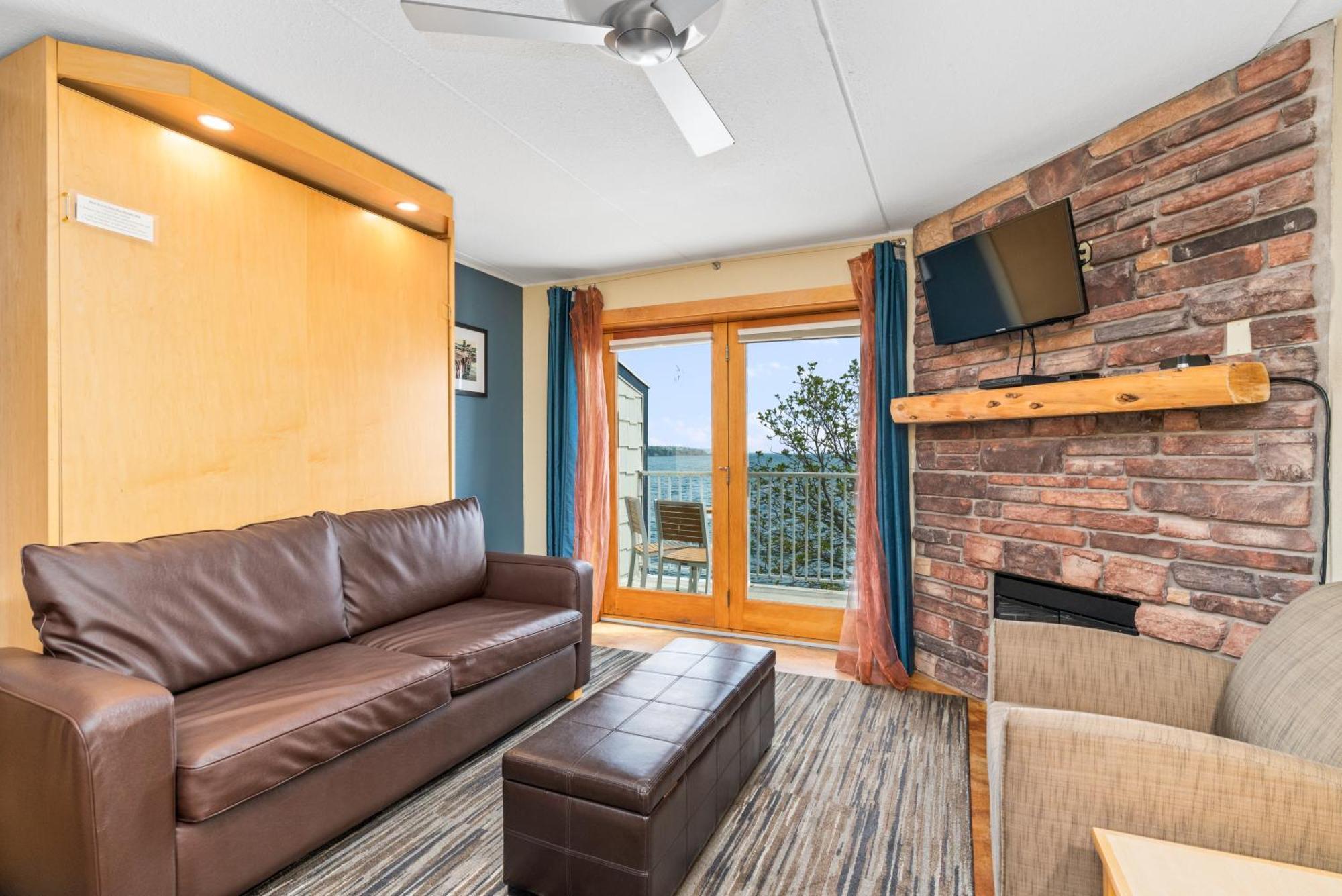 East Bay Suites Grand Marais Eksteriør billede