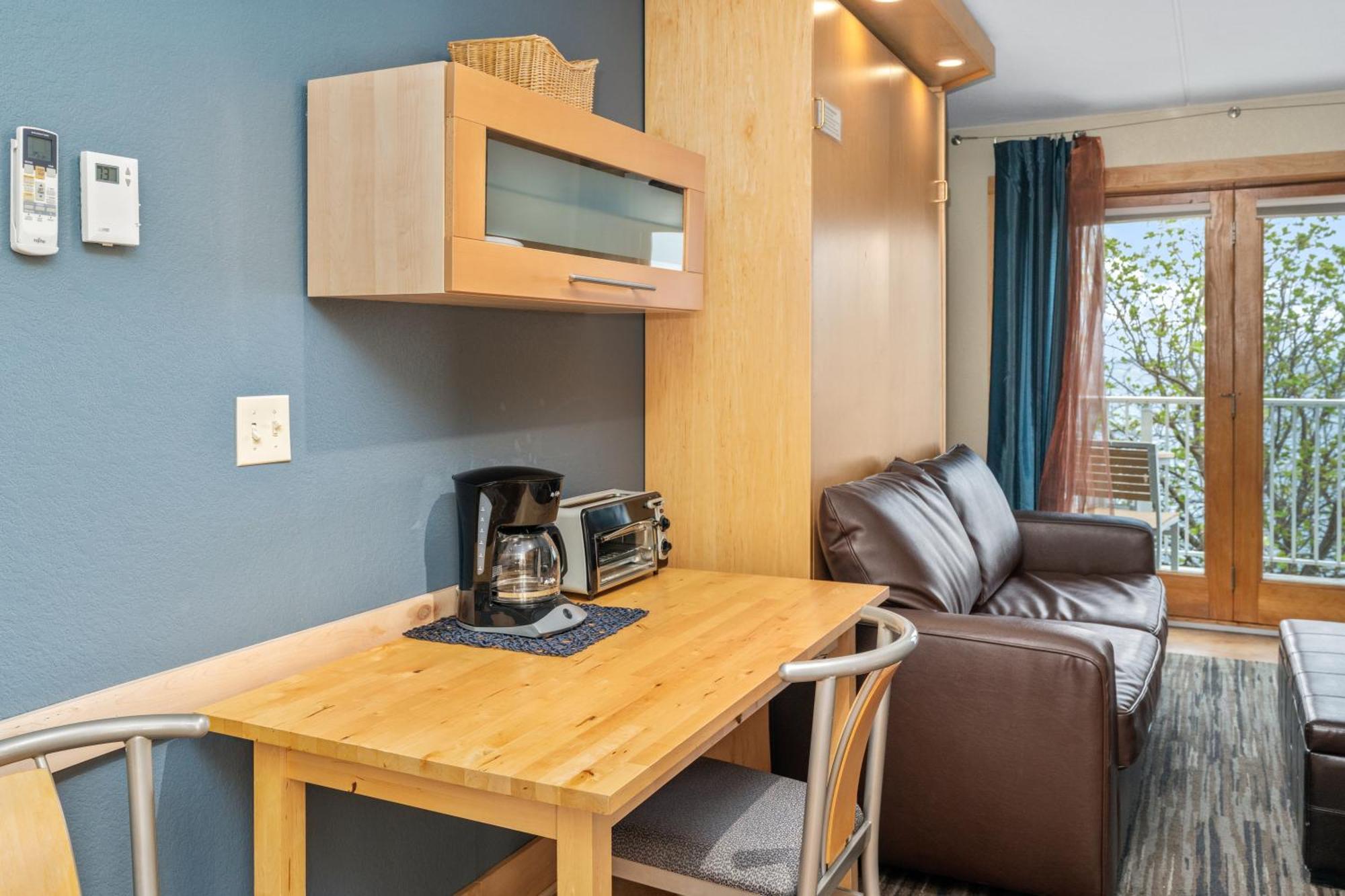 East Bay Suites Grand Marais Eksteriør billede