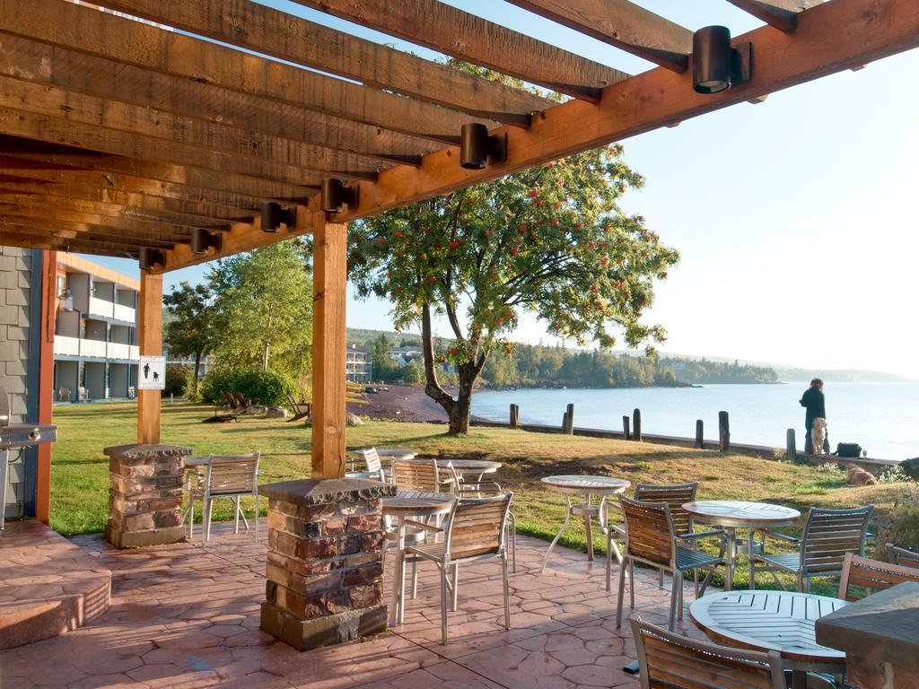 East Bay Suites Grand Marais Eksteriør billede