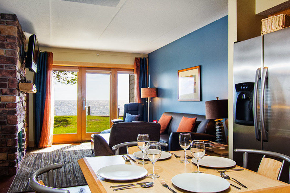 East Bay Suites Grand Marais Eksteriør billede